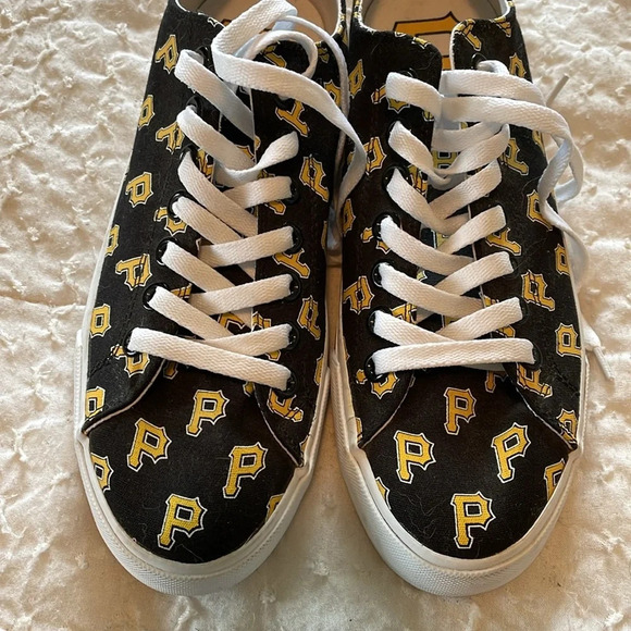 NWOT Pittsburgh Pirates canvas sneakers. Sz 9.5. MLBP black gold converse like - Picture 8 of 8